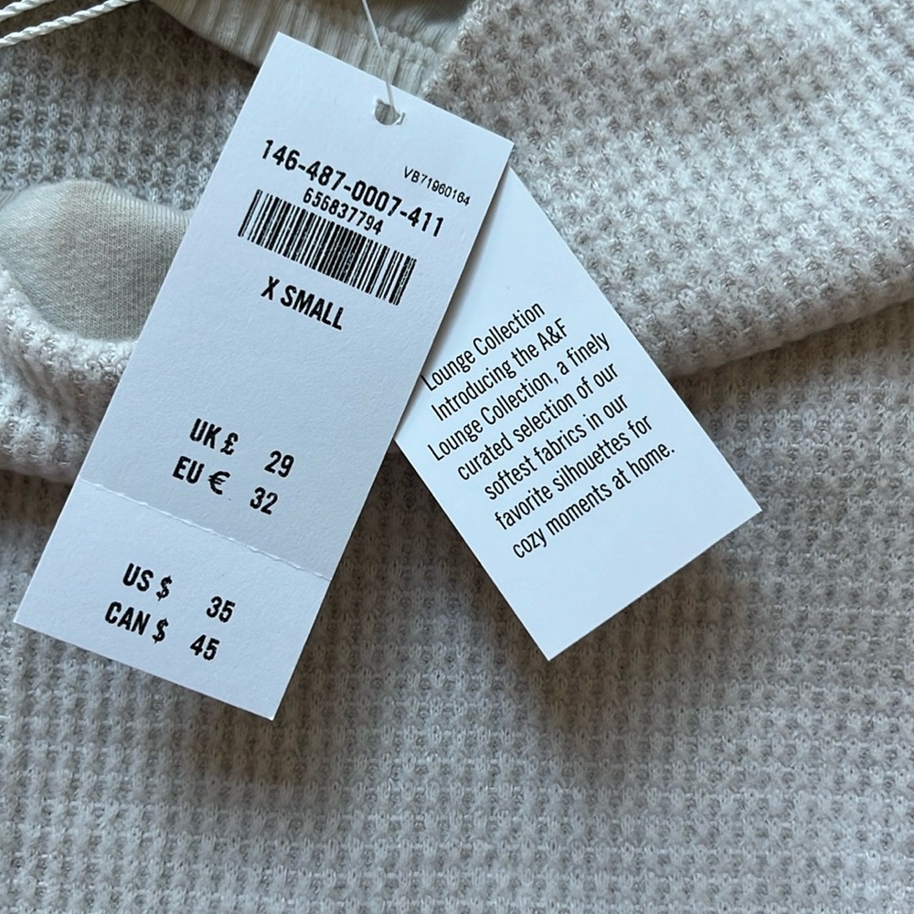 NWT Abercrombie & Fitch Waffle Knit Top - Picture 2 of 4